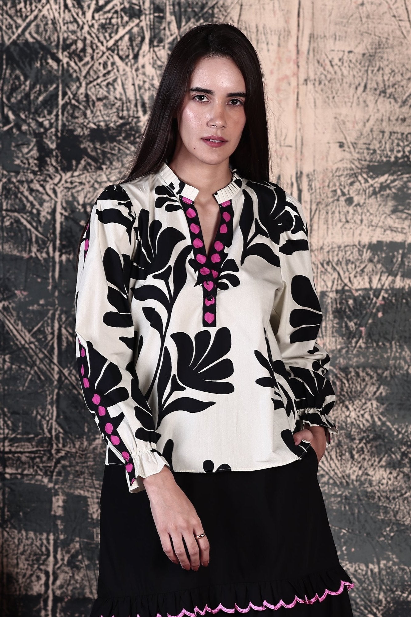 BLACK FOLIAGE ASHLEY TOP