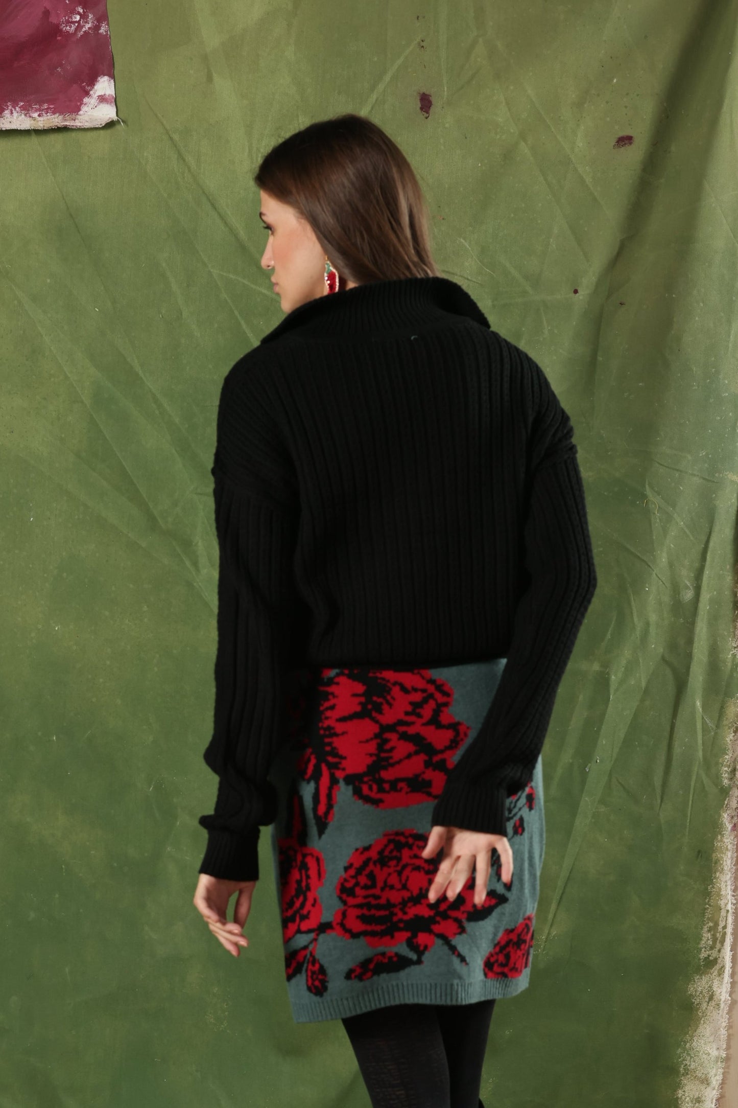 BLACK NICOLE PULLOVER