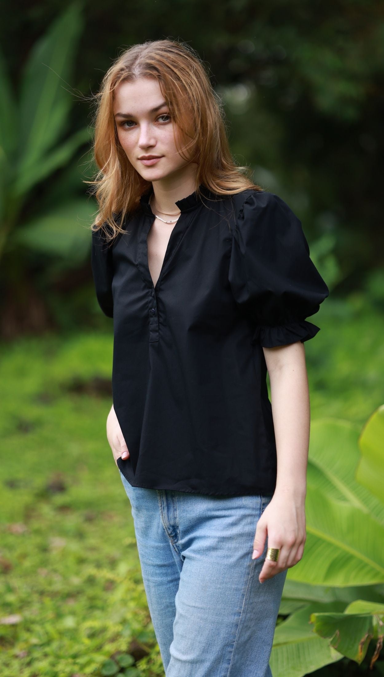 BLACK ISLA TOP