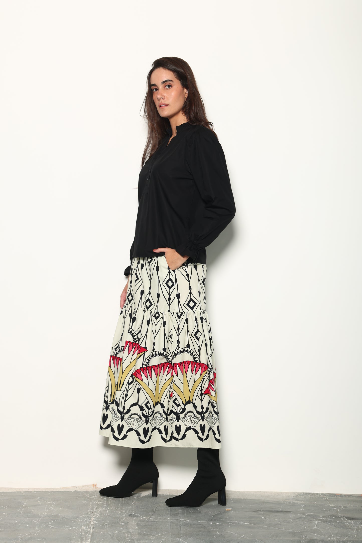 ARROW MOTIFS ADA SKIRT