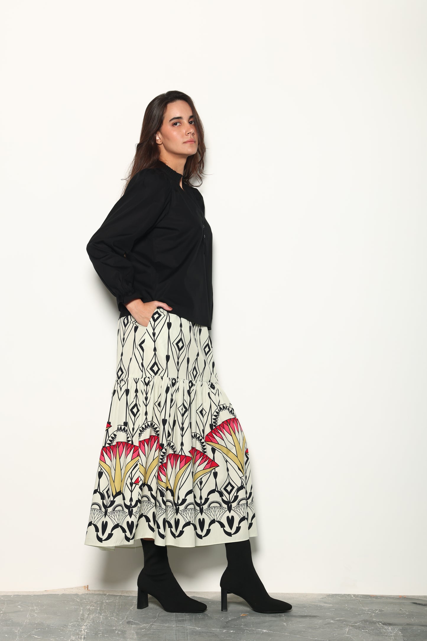 ARROW MOTIFS ADA SKIRT