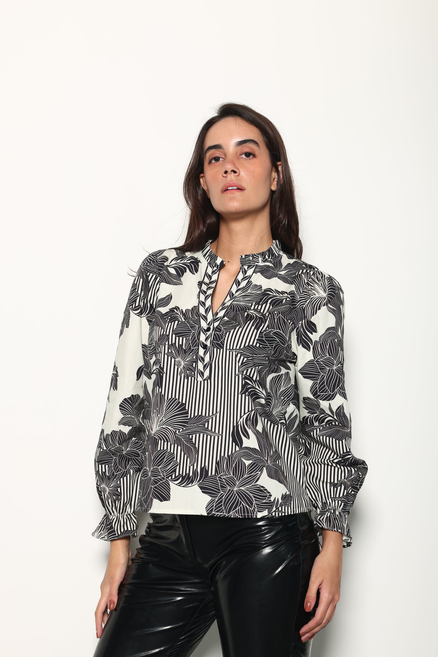 NOIR FLORALS ASHLEY TOP