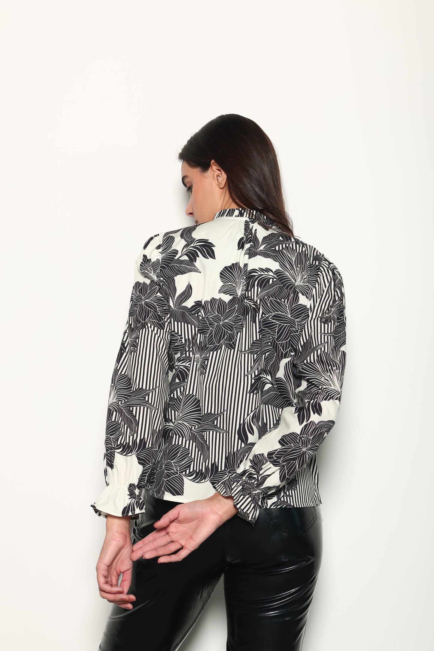 NOIR FLORALS ASHLEY TOP