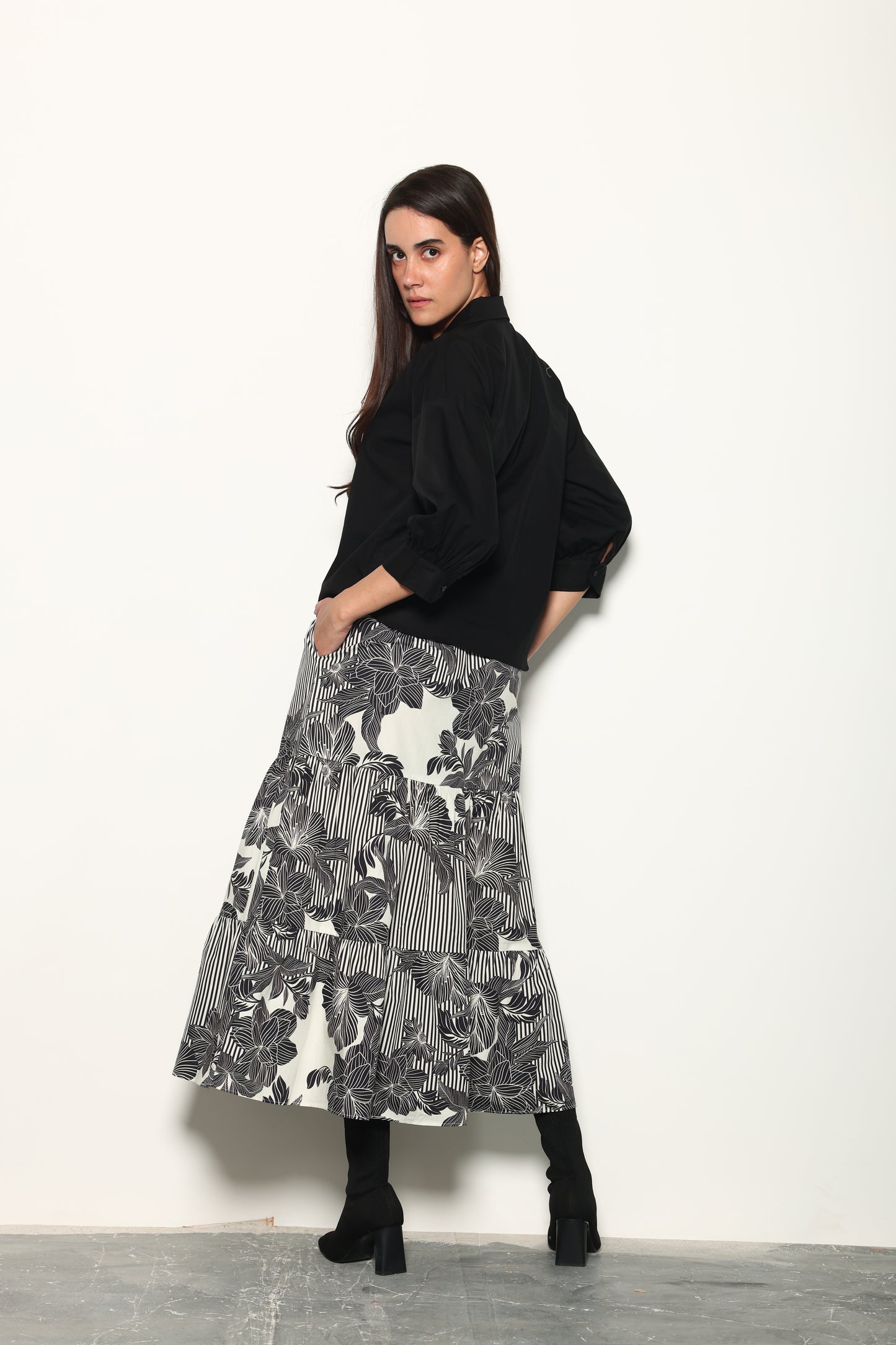 NOIR FLORALS ADA SKIRT